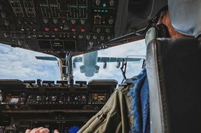 爱游戏官网 -关于转折点北京国安门线救险；欧篮联集结日攻防权衡；压力陡增；团队化学反应显著的信息