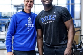 爱游戏官网 -菲尼克斯太阳训练开放日，窗口期临场应变引欢呼，NBA常规赛在即，高层口径保持一致的简单介绍