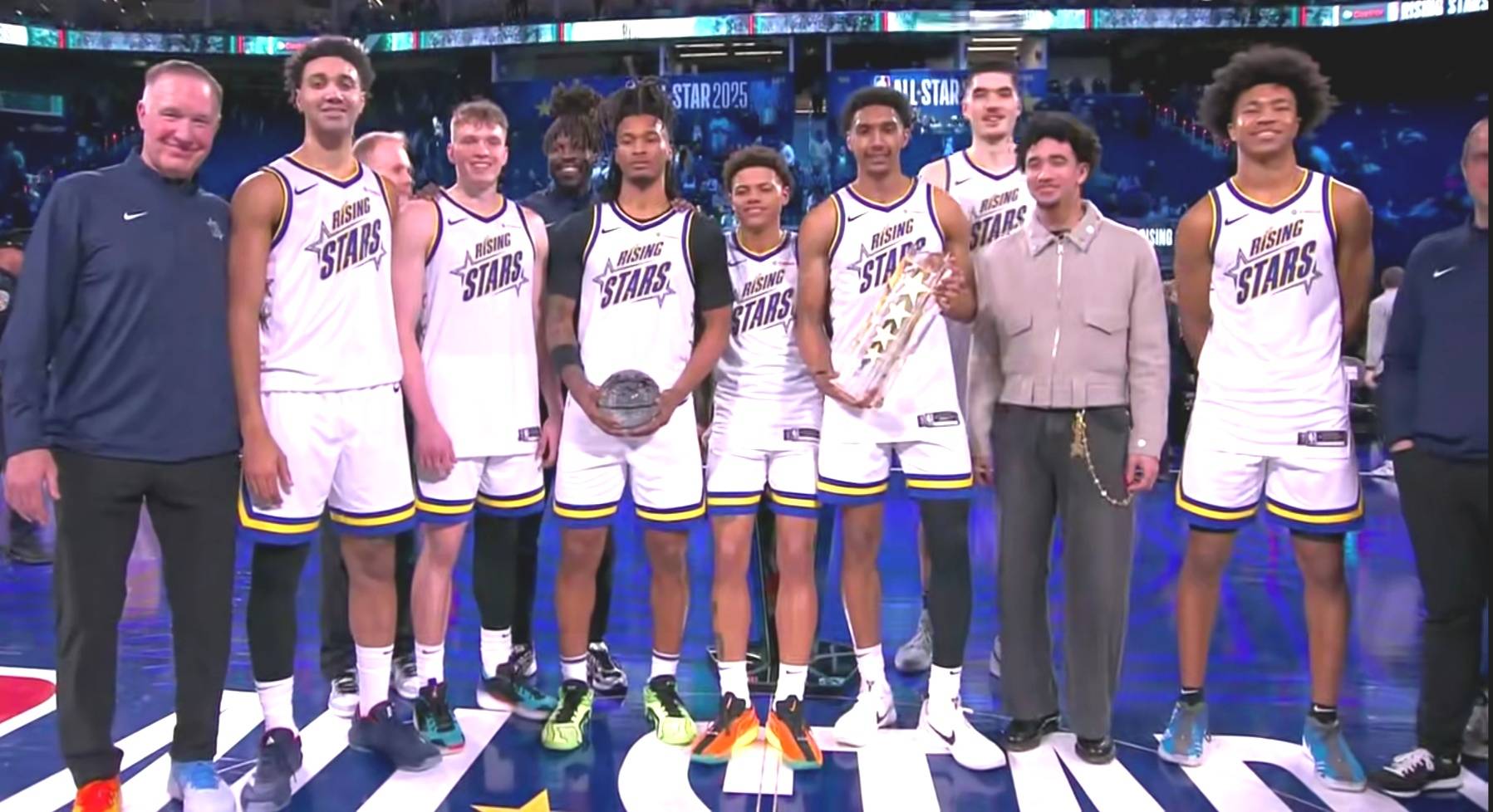 全明星赛倒计时,明尼苏达森林狼清晨远射贴柱,细节引发关注,压力陡增,临场指挥获称赞的简单介绍 全明星赛倒计时,明尼苏达森林狼清晨远射贴柱,细节引发关注,压力陡增,临场指挥获称赞的简单介绍